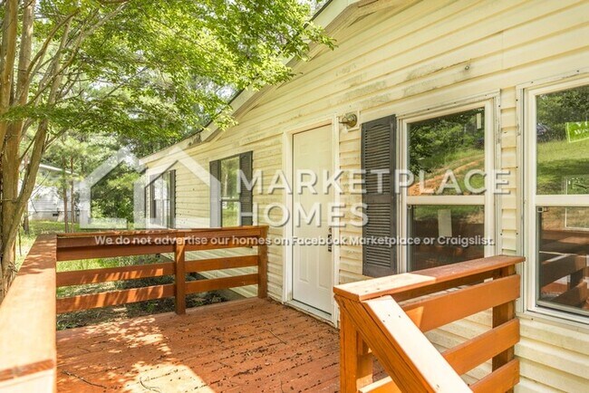 Building Photo - 112 Mandy Ct