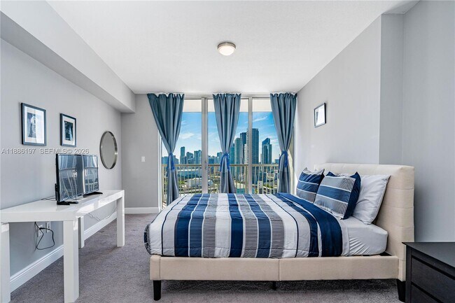 Foto del edificio - 1750 N Bayshore Dr