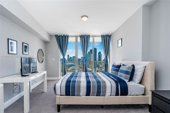 Building Photo - 1750 N Bayshore Dr