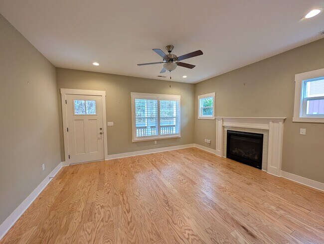 Building Photo - Long Term Rental -Oakley Area