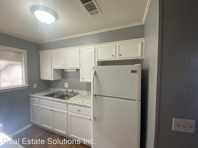 Building Photo - 3 br, 1.5 bath House - 110 Glendale Street