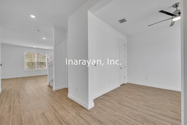 Foto del edificio - Stunning 4-Bedroom Single-Family Home in Riverwood at Everlands — $2,695/month