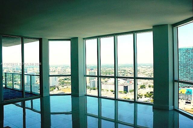 Foto del edificio - 253 NE 2nd St