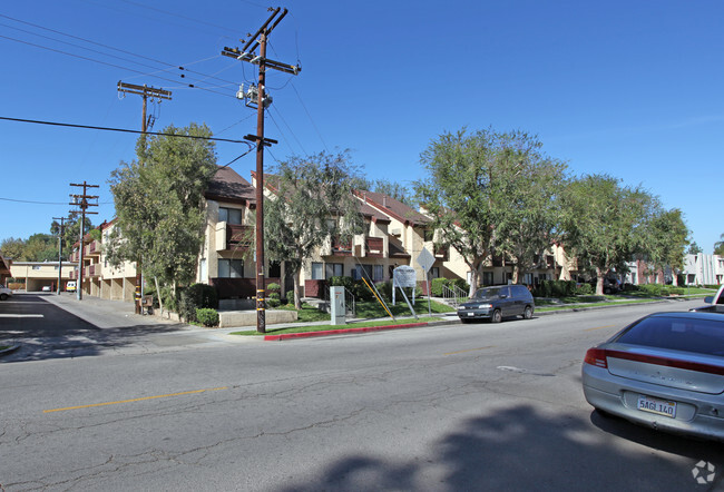 Building Photo - Owens Garden Apartments