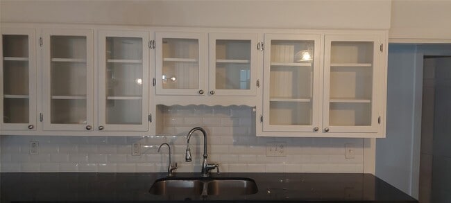 Foto del edificio - 4629 Cedar Oaks Ln