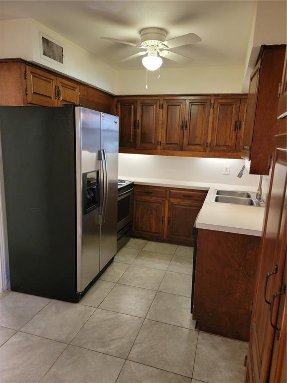 Building Photo - 906 S Weatherred Dr