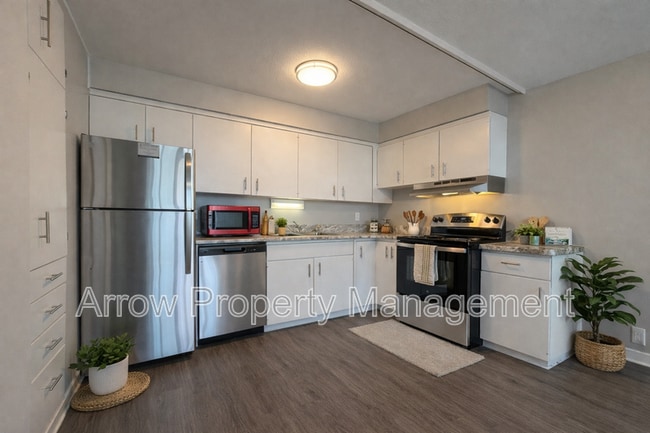 Building Photo - 2501 N Street-405