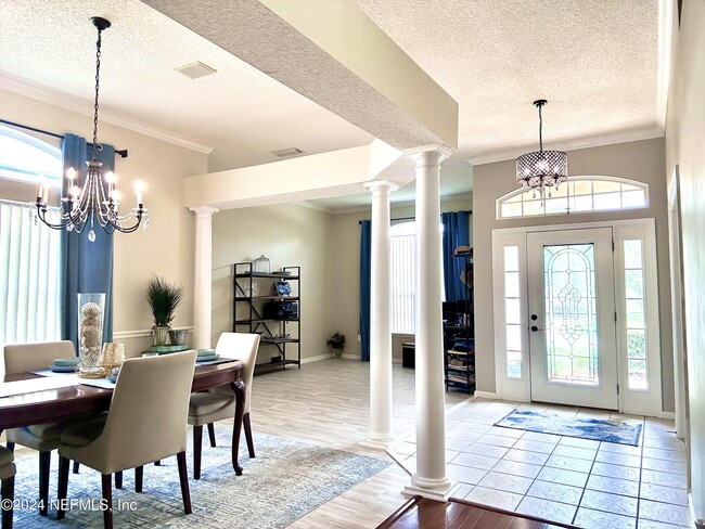 Building Photo - 4464 Summerhaven Blvd S