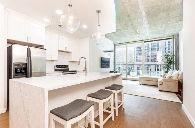Foto del edificio - 400 W Peachtree St NW