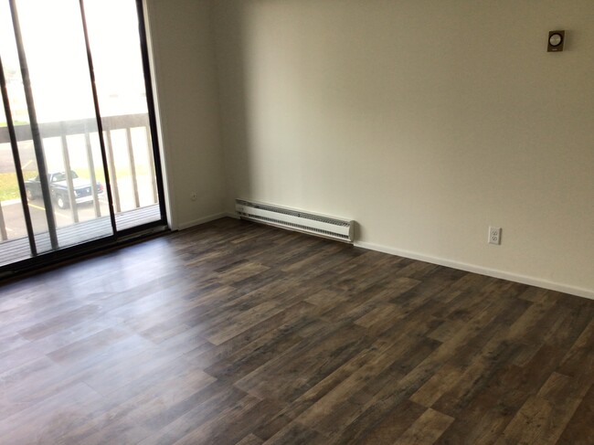 Foto del edificio - 5269 Cedar Point Dr