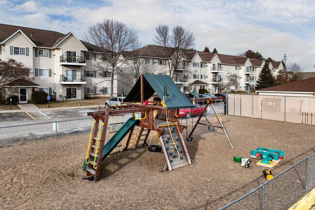 Patio de juegos - Heritage Crossing Apartments