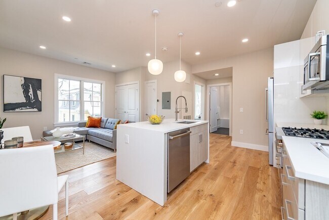 Foto del edificio - 106 Forest Hills St