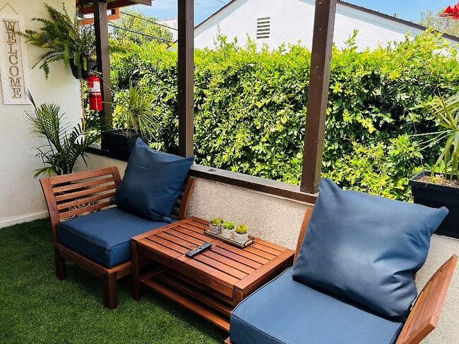 Private Patio w/ Television - 1529 1/2 Carmona Ave