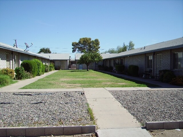 Primary Photo - 12601 N 113th Ave
