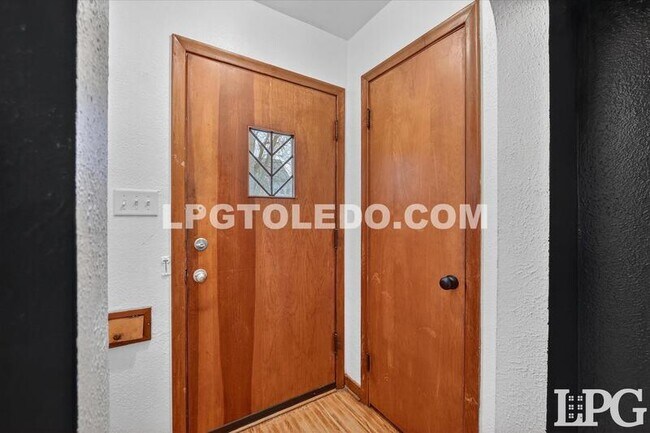 Foto del edificio - 667 Caswell Ave