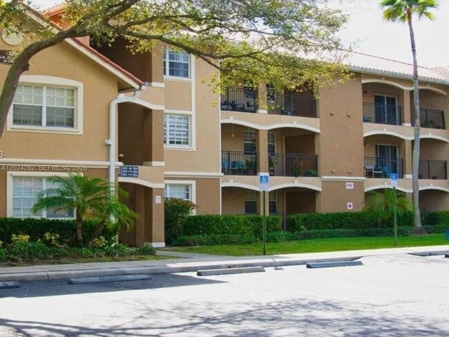 Building Photo - 220 SW 116th Ave