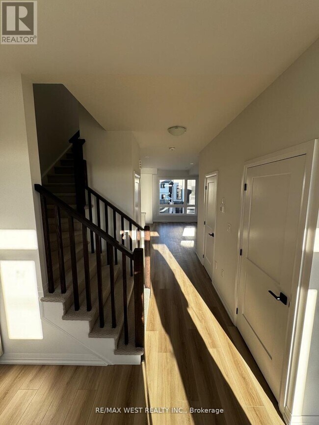 Photo du bâtiment - 55 Tom Brown Dr