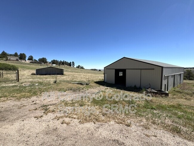 Foto del edificio - 19120 Pinon Park Rd