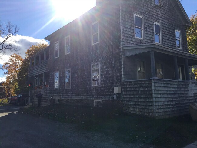 Building Photo - 145 Church St