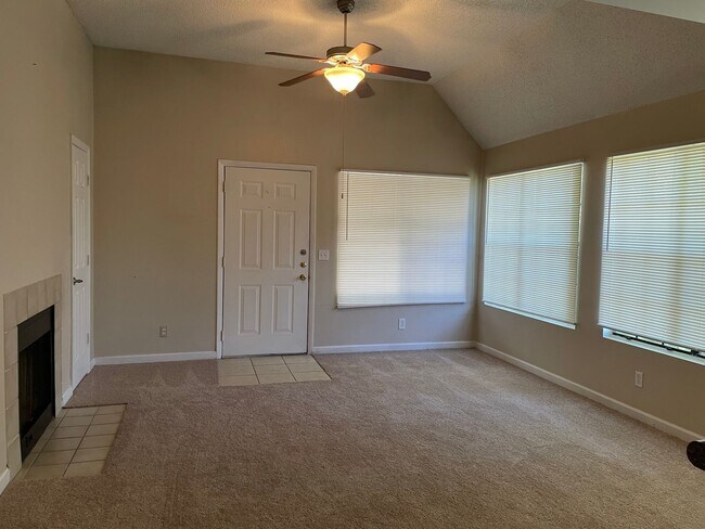 Foto del edificio - Beautiful 1 Bed/1 Bath Condo FOR RENT at L...