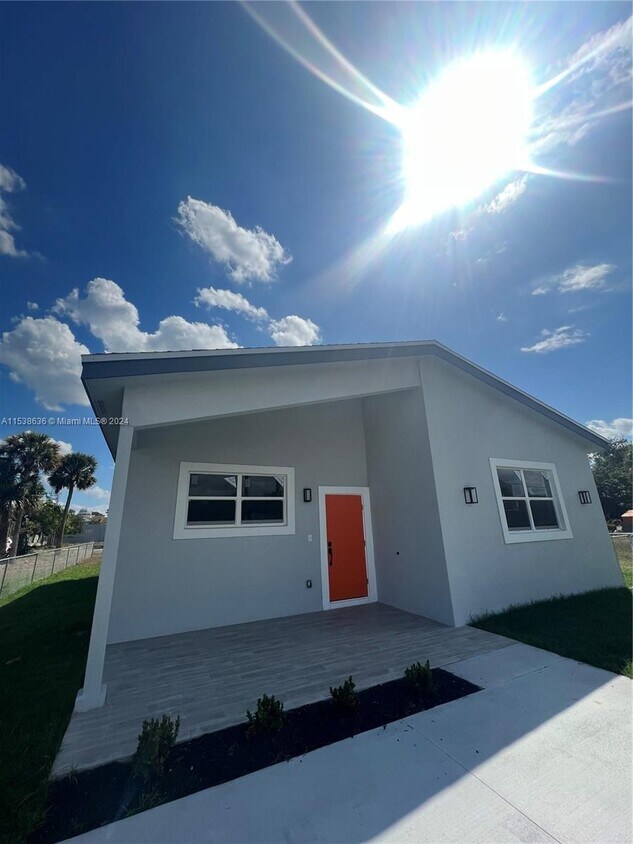 Primary Photo - 803 Ave B