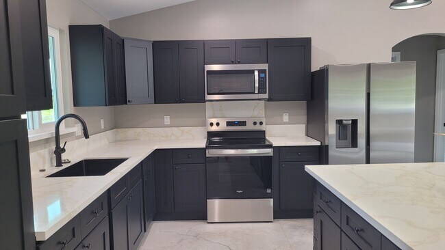 Foto del edificio - Brand New 3-Bedroom Home in Hawaiian Paradise Park