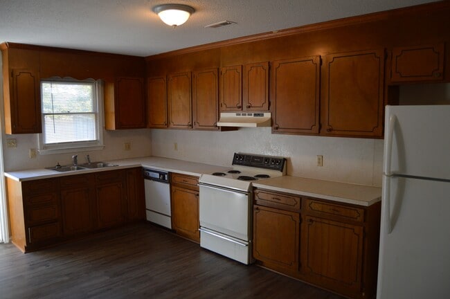 Building Photo - 311 Vance St