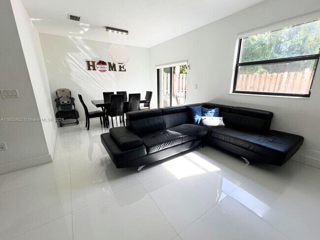 Building Photo - 11773 SW 150TH PL