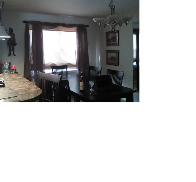 Foto del edificio - 7028 Heathfield Rd