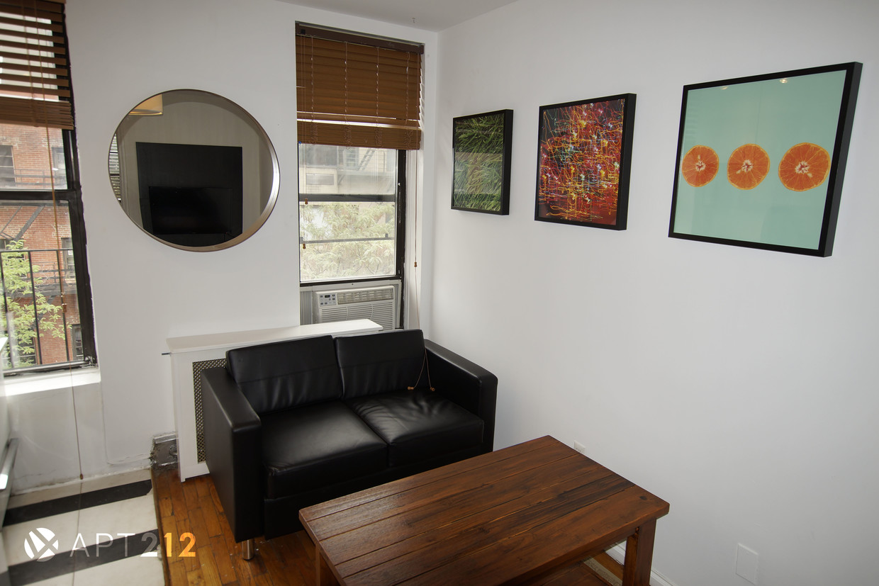 Primary Photo - 321 W 51st St