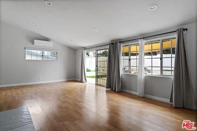 Foto del edificio - 5661 Kelvin Avenue, Los Angeles, CA 91367 ...
