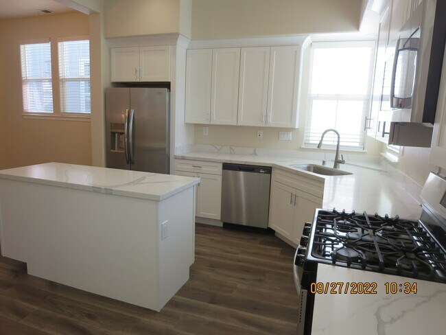 Building Photo - 4218 Streamside Dr