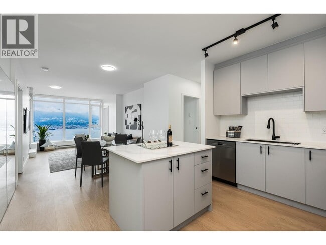 Building Photo - 1188 W Pender St