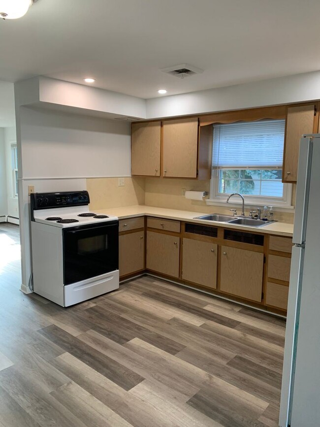 Building Photo - 3 br, 1 bath House - 119 Miami Place