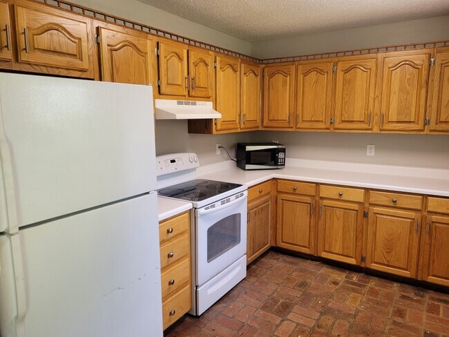 Building Photo - 1310 Griffin Branch Rd