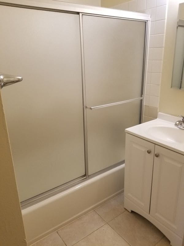 Building Photo - 1099 Roewill Dr