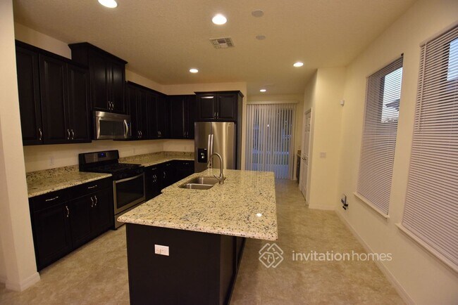 Foto del edificio - 7812 Winter Wren St