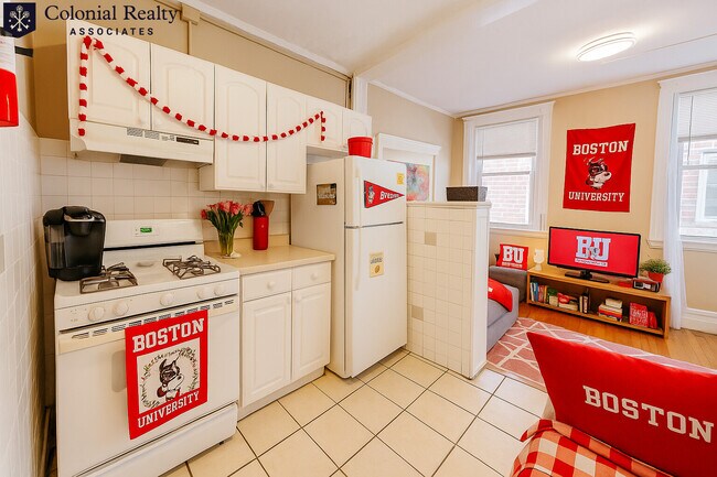 Building Photo - 68 Egmont St