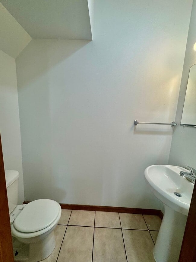 Building Photo - 304