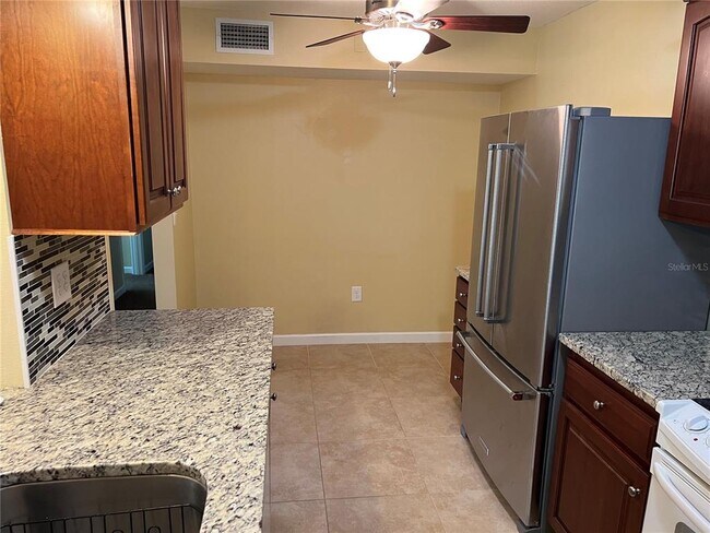 Foto del edificio - 3177 Lake Pine Way