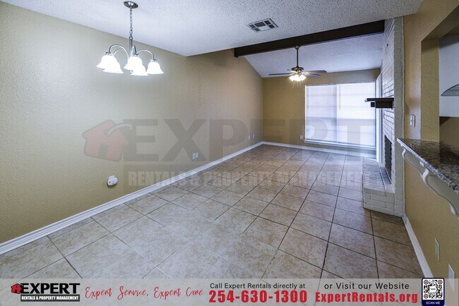 Building Photo - 1233 Royal Crest Dr