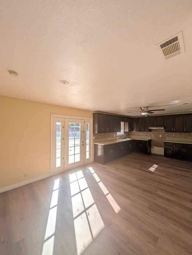 Foto del edificio - 26820 Cornell St