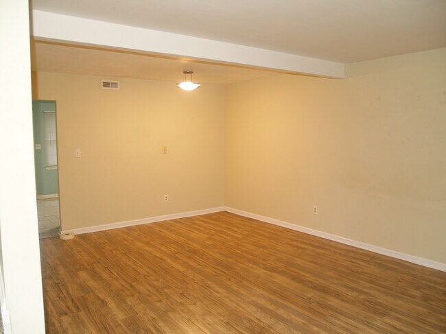 Foto del edificio - 8907 Hunter Ridge Dr