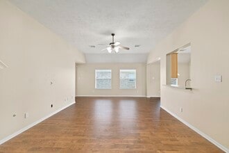 Building Photo - 3403 Cypress Village Dr