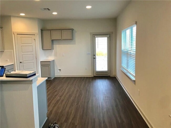Building Photo - 8201 Linnie Ln