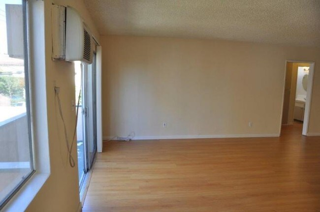 Building Photo - 1 bedroom in Los Angeles CA 90004
