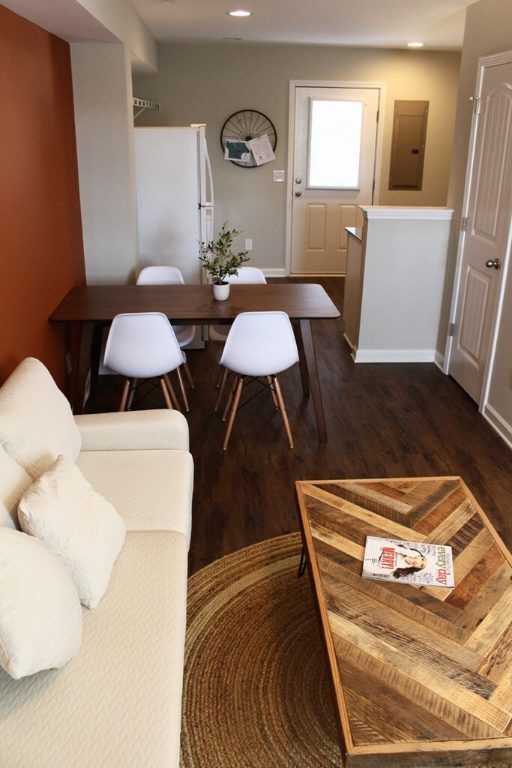 Building Photo - 1980 W Main St