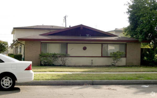 Building Photo - 1460 Randy St