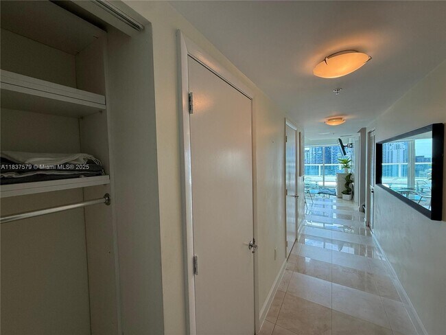 Building Photo - 41 SE 5th St