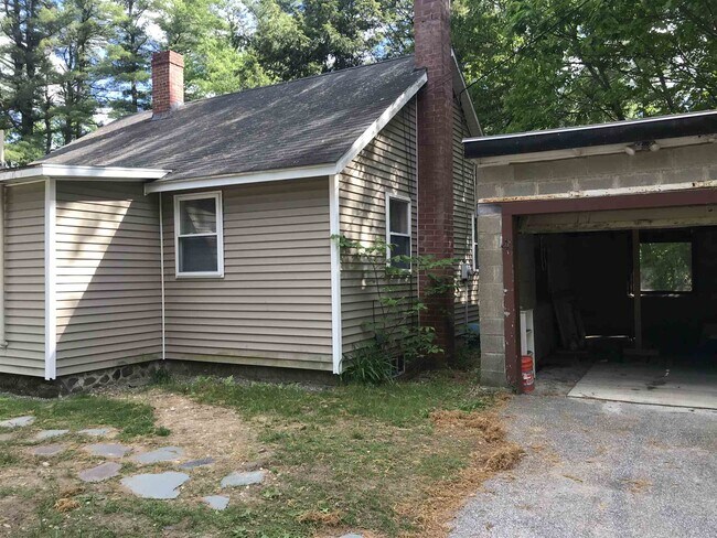 Building Photo - 244 Elm St